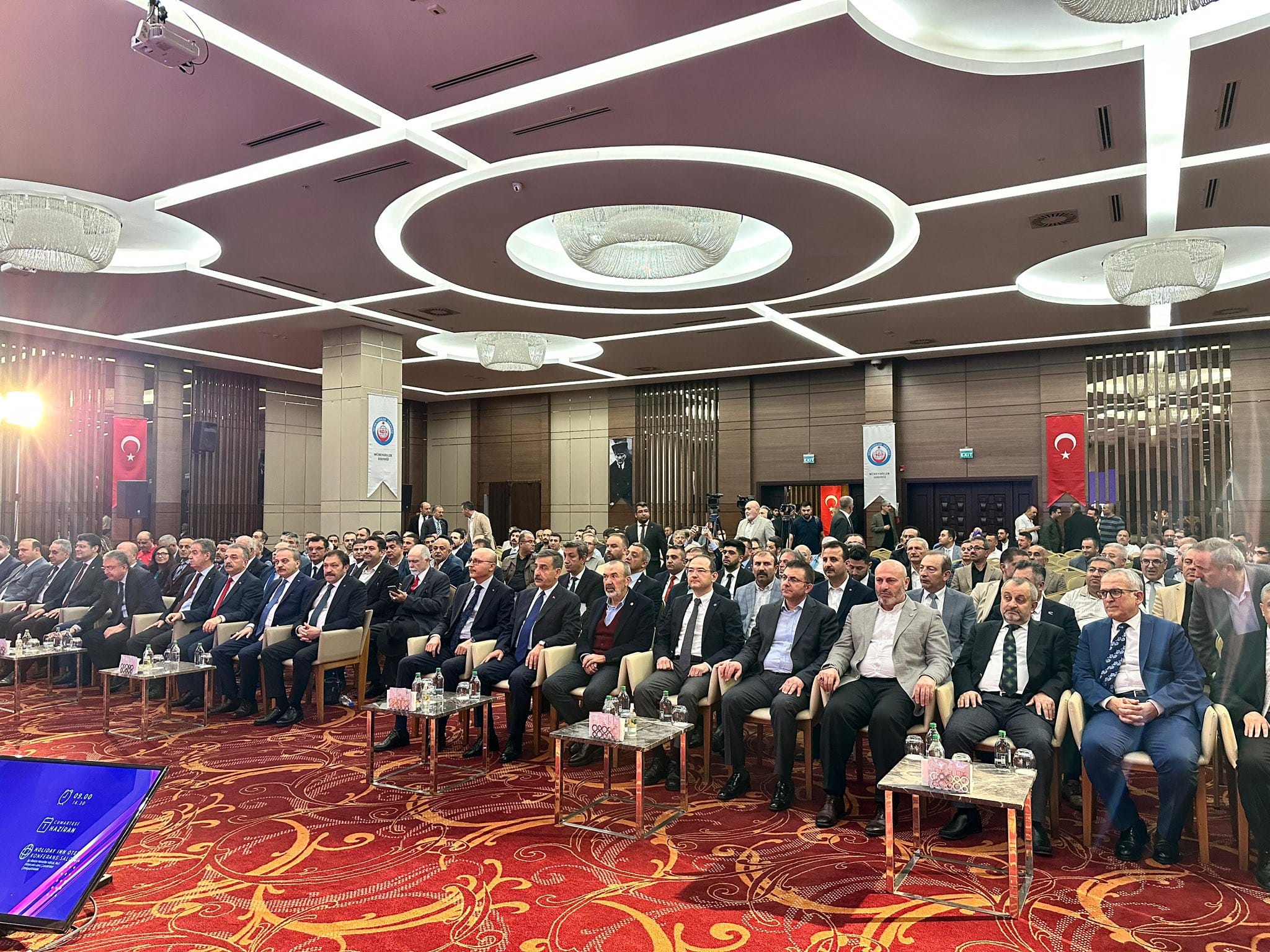 Şahiner, Türk Mühendisler Derneği Çalıştayına katıldı 
